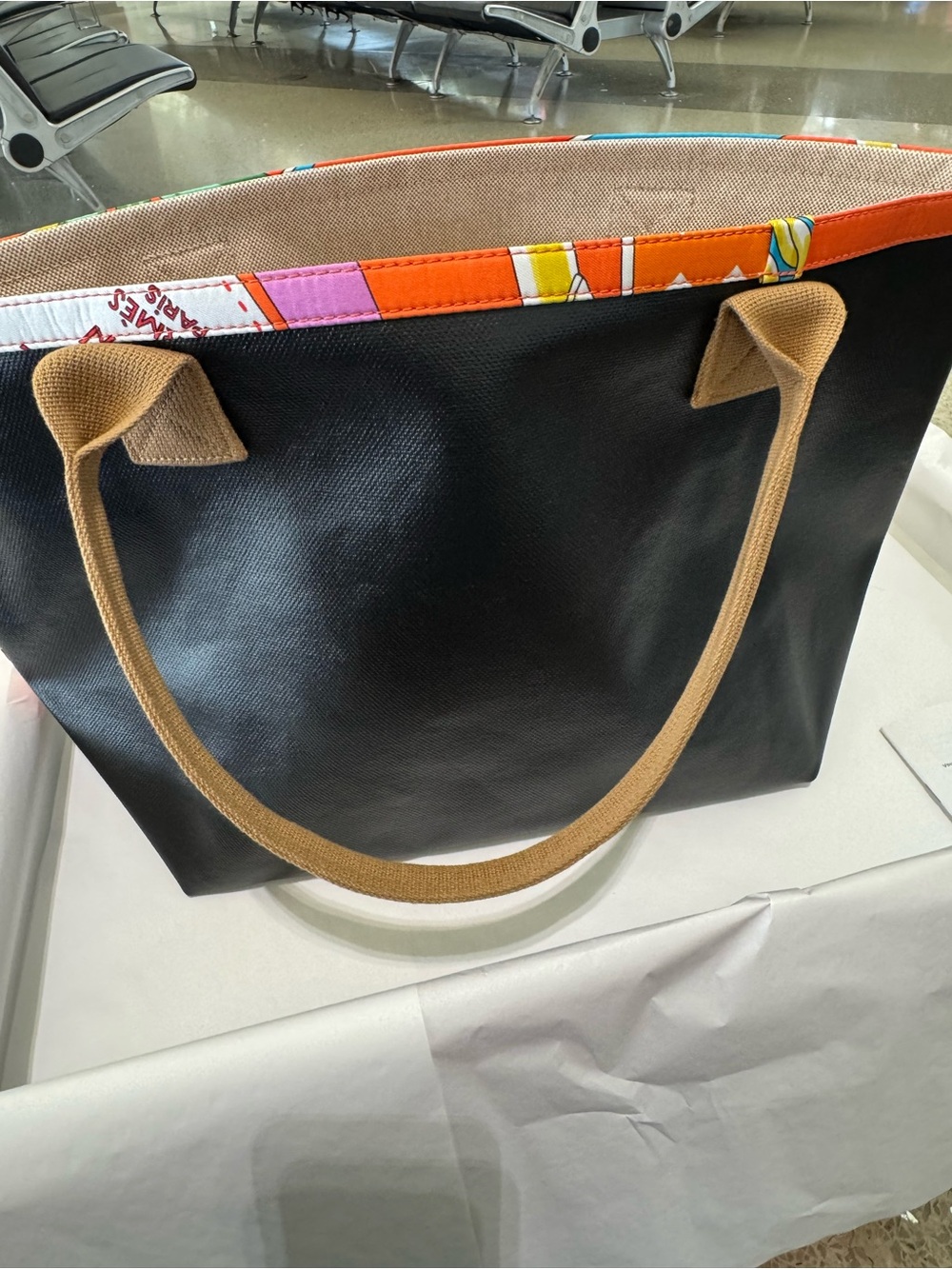 ‘26 Hermes Petit h Wax-Canvas Tote w/ Silk Print Ribbing & Contrast Top Handles - Picture 2 of 16